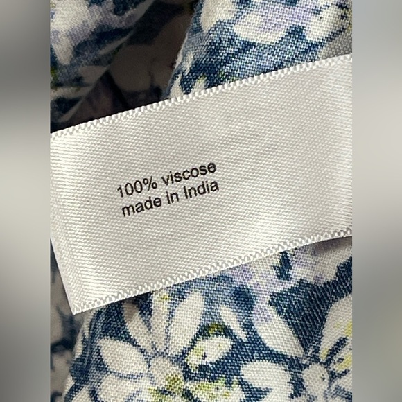 LANE BRYANT Women’s Plus Size Floral Peplum Top Size 18 - Picture 2 of 8